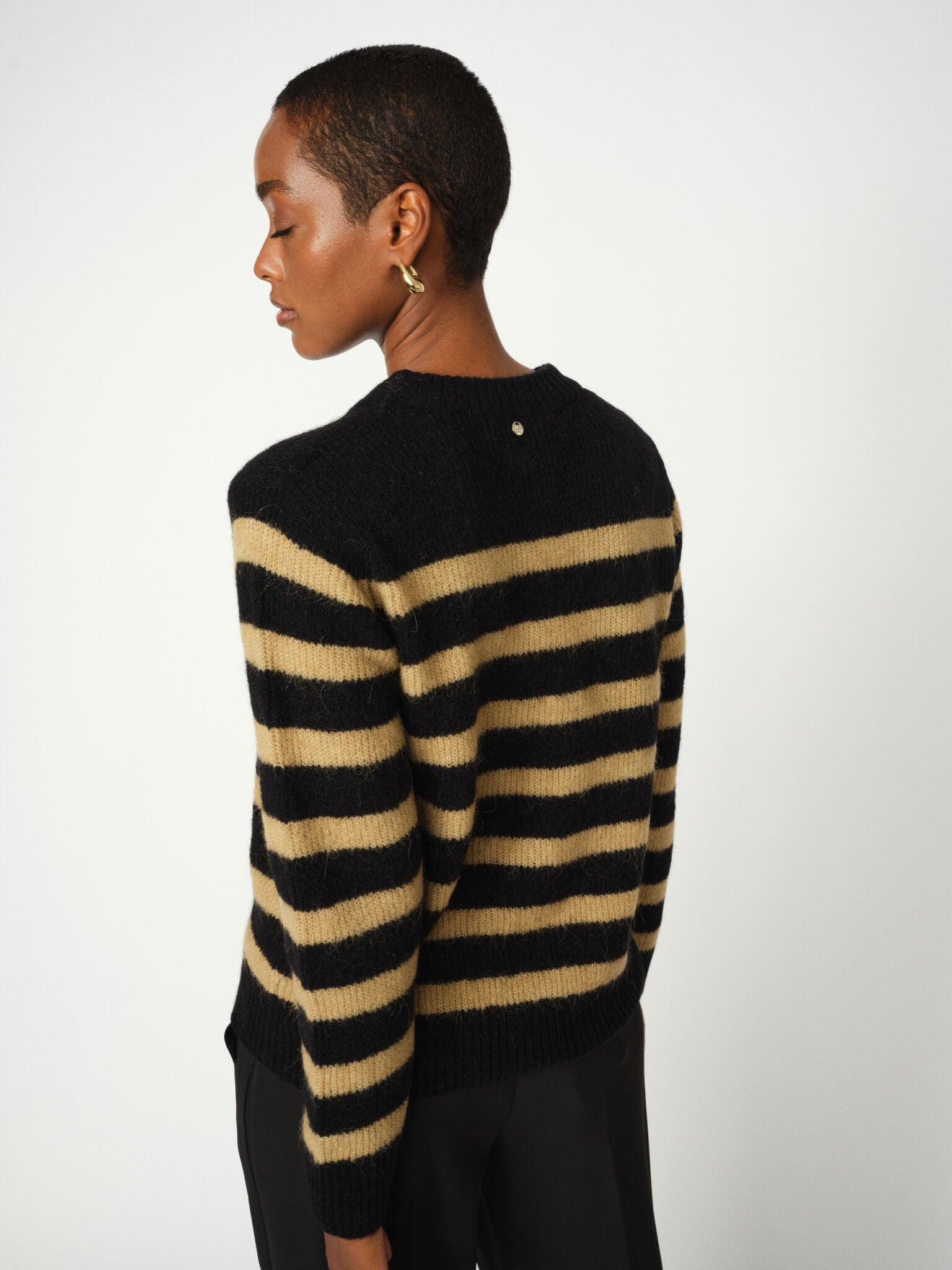 Modelshot / Black / Detail